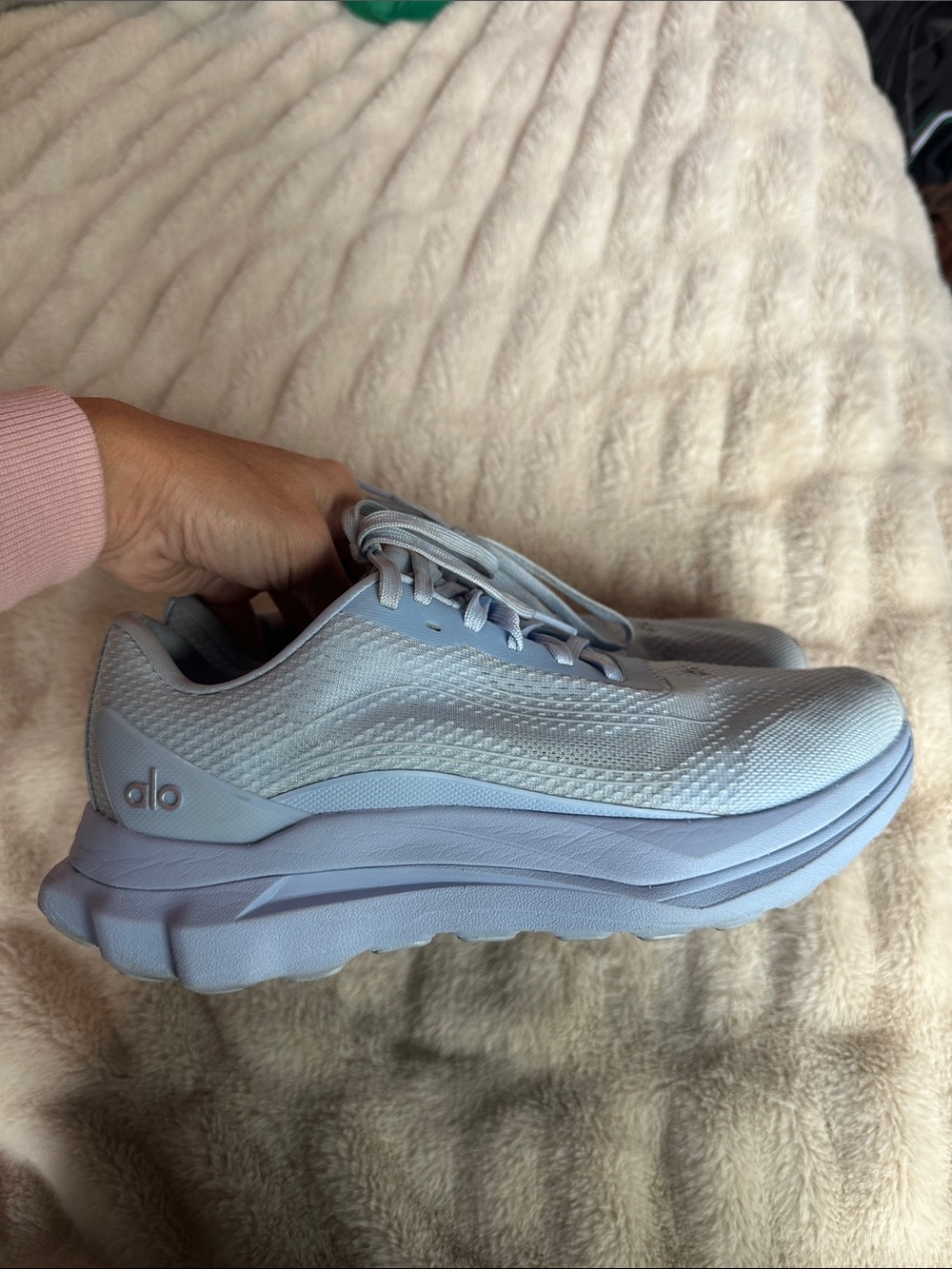 ALO Yoga Women’s Crystal Clear Blue Athletic Sneakers Sz 9 Sold Out!